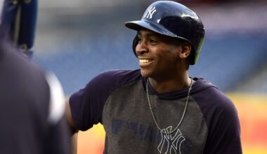 Former Yankees Star Makes Surprise Batting Practice Appearance At Camp