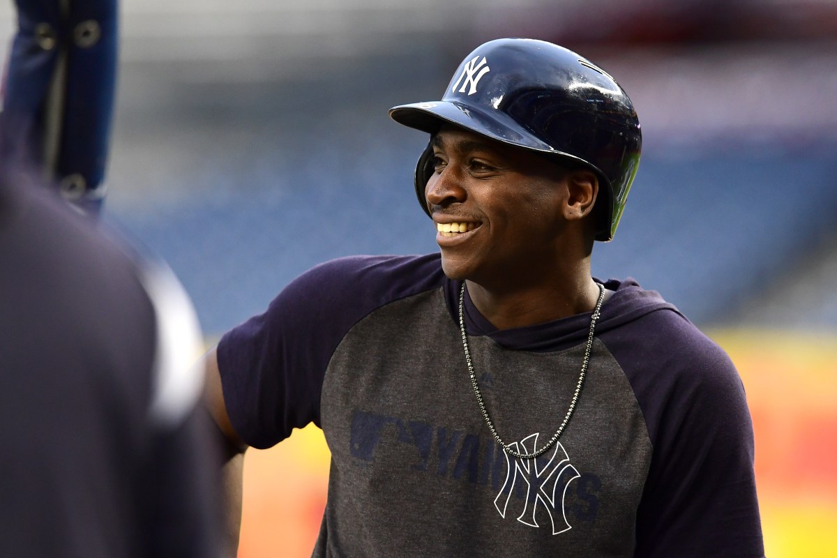 Former Yankees Star Makes Surprise Batting Practice Appearance At Camp