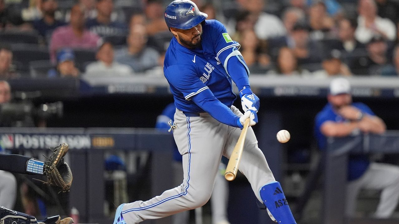 Blue Jays' Anthony Santander to miss much of the season with a shoulder injury