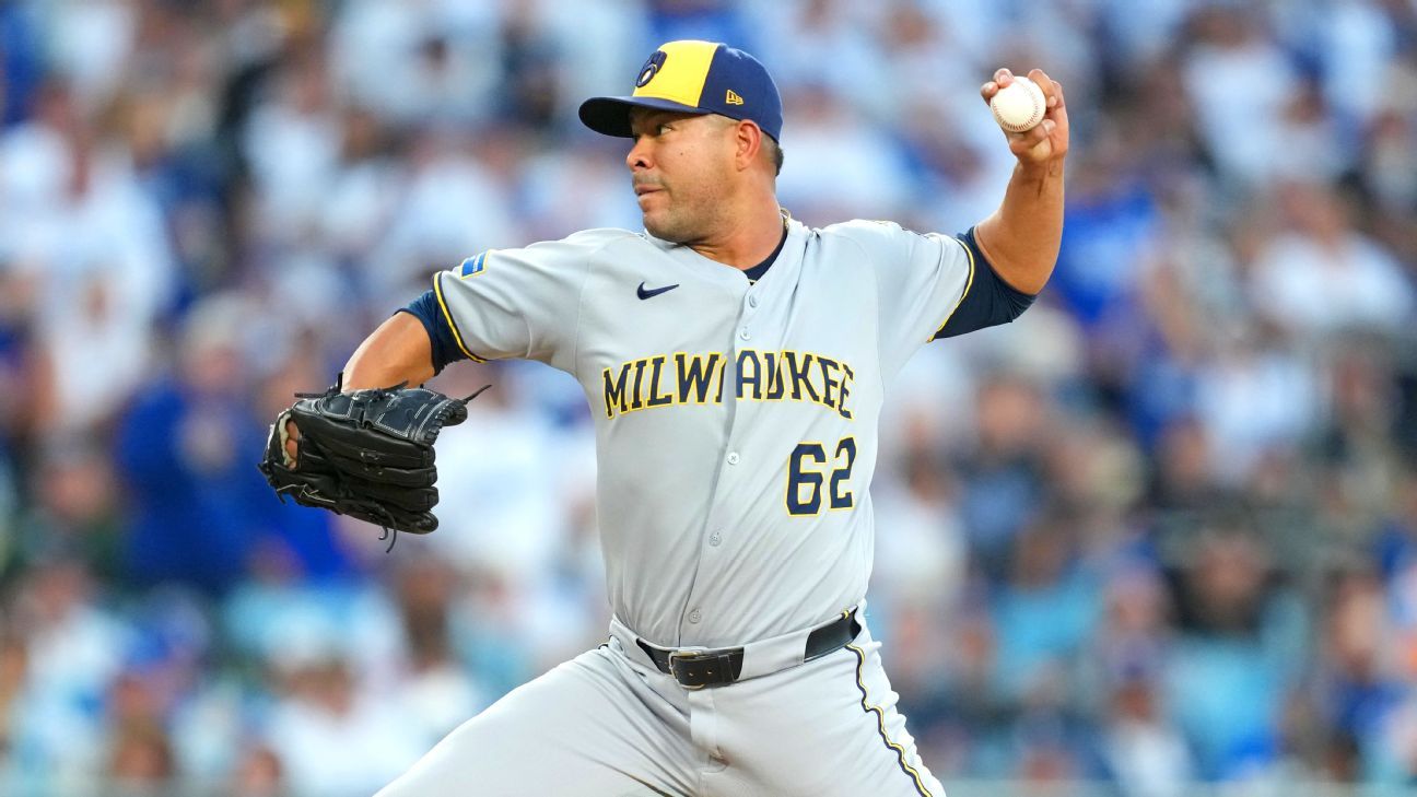 Sources: Rockies agree with Jose Quintana on one-year deal