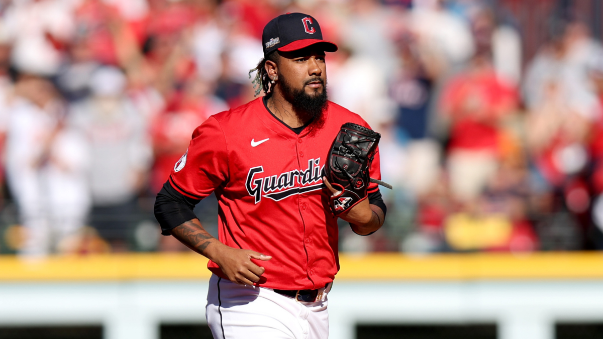 Guardians closer Emmanuel Clase participated in rigged pitch scheme during playoff game, feds say