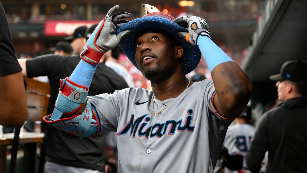 Blue Jays send OF Joey Loperfido to Astros for OF Jesús Sánchez