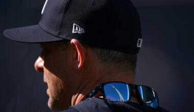 Yankees Lose $1 Million 15-Year-Old Pitcher to Twins: Report