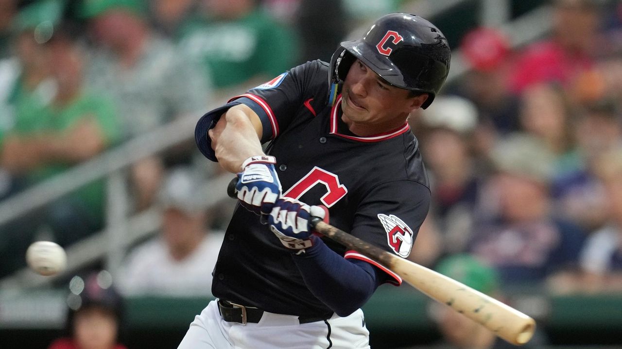 Outfielder Will Brennan reaches one-year agreement with Giants to provide depth