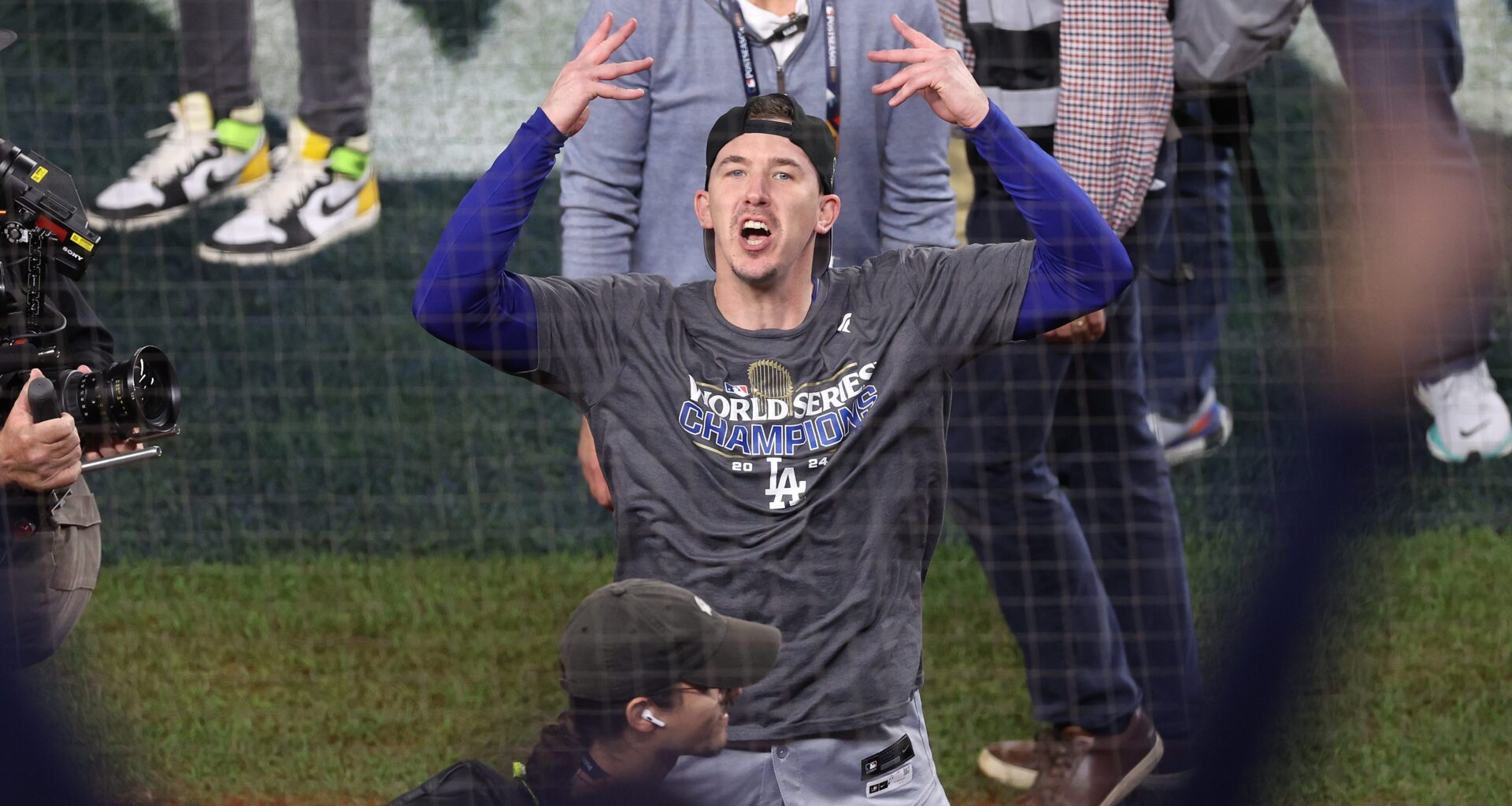 Former Dodgers Ace Lands New Opportunity With Division Rival