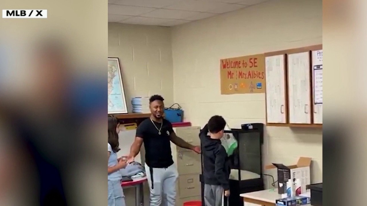 Braves' Ozzie Albies delivers fish tank surprise to Marietta students