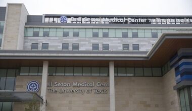 Ex-UT officer to surrender Texas peace license under plea deal