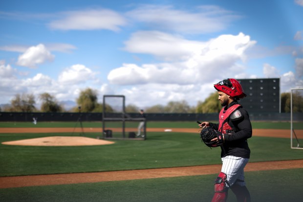Chicago White Sox catcher Edgar Quero walks onto the field to catch for live batting practice during Spring Training at Camelback Ranch in Glendale, Ariz., on Tuesday, Feb. 17, 2026. (Eileen T. Meslar/Chicago Tribune)