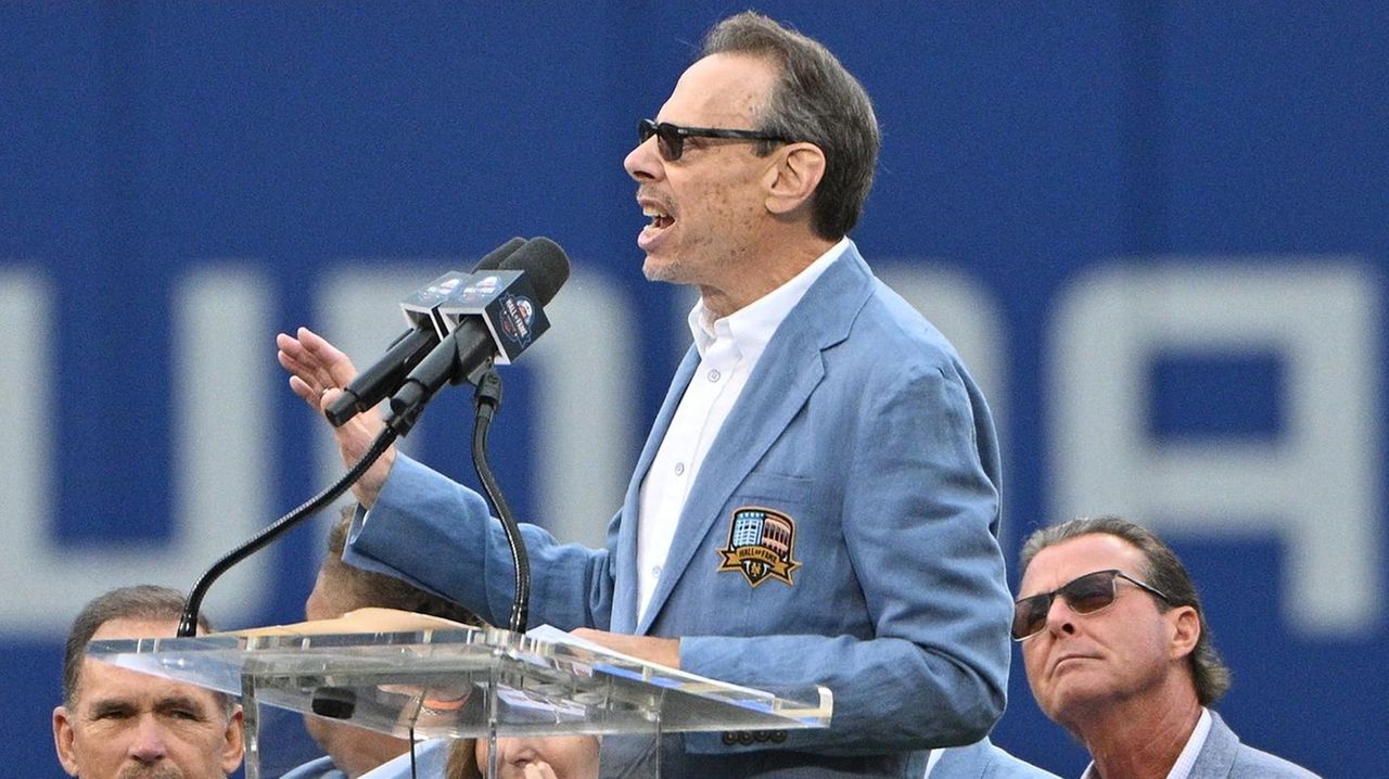 Mets radio announcer Howie Rose to work fewer games this season