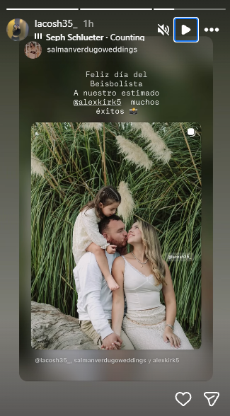 (Image via: Sofia Castaneda's IG Story) Alejandro Kirk with his family