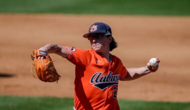 Braves sign Peyton Glavine, son of Hall of Famer Tom Glavine, to minor-league contract