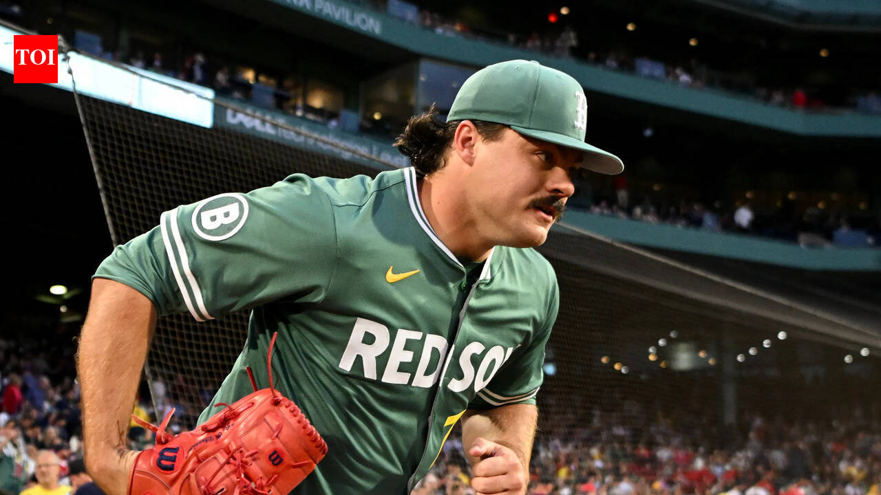 Boston Red Sox pitcher Payton Tolle turns simple Team USA presentation into hilarious clubhouse moment | MLB News