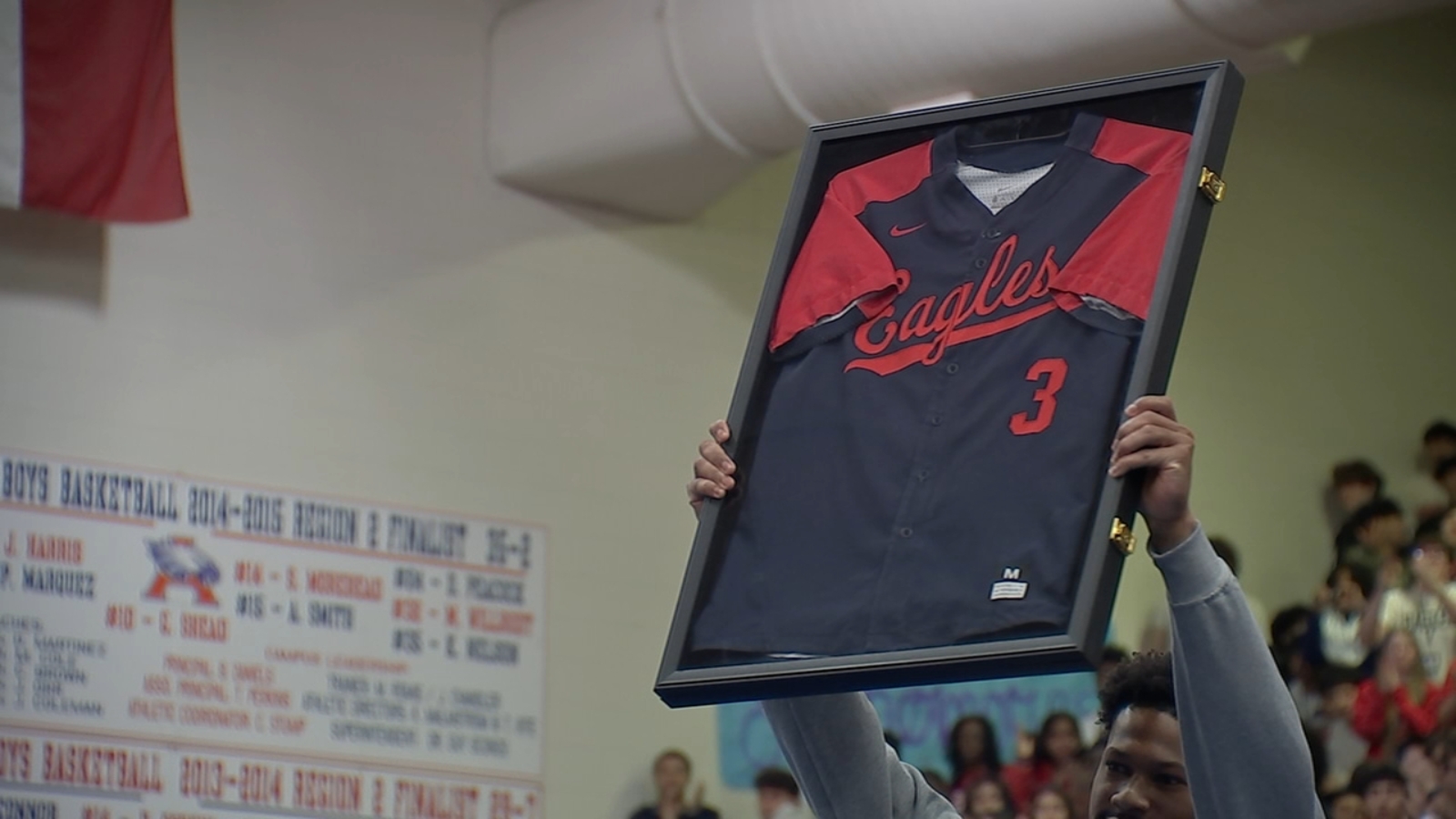 Atascocita High School honors retiring football coach and Astros star at spring pep rally
