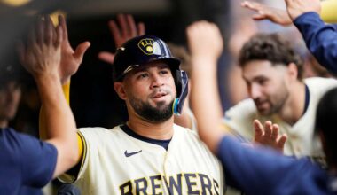 Gary Sanchez returns to Brewers after agreeing to .75 million deal