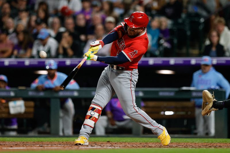 Angels re-sign 3B Yoan Moncada to one-year deal