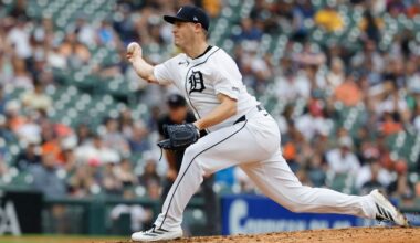 Diamondbacks bring back former closer Paul Sewald