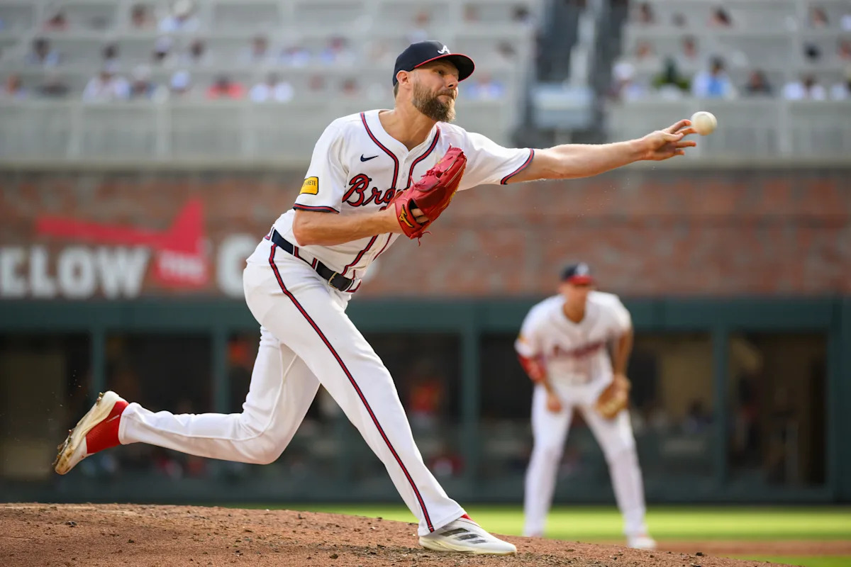 Braves sign Chris Sale to a one-year contract extension with option for 2028 season