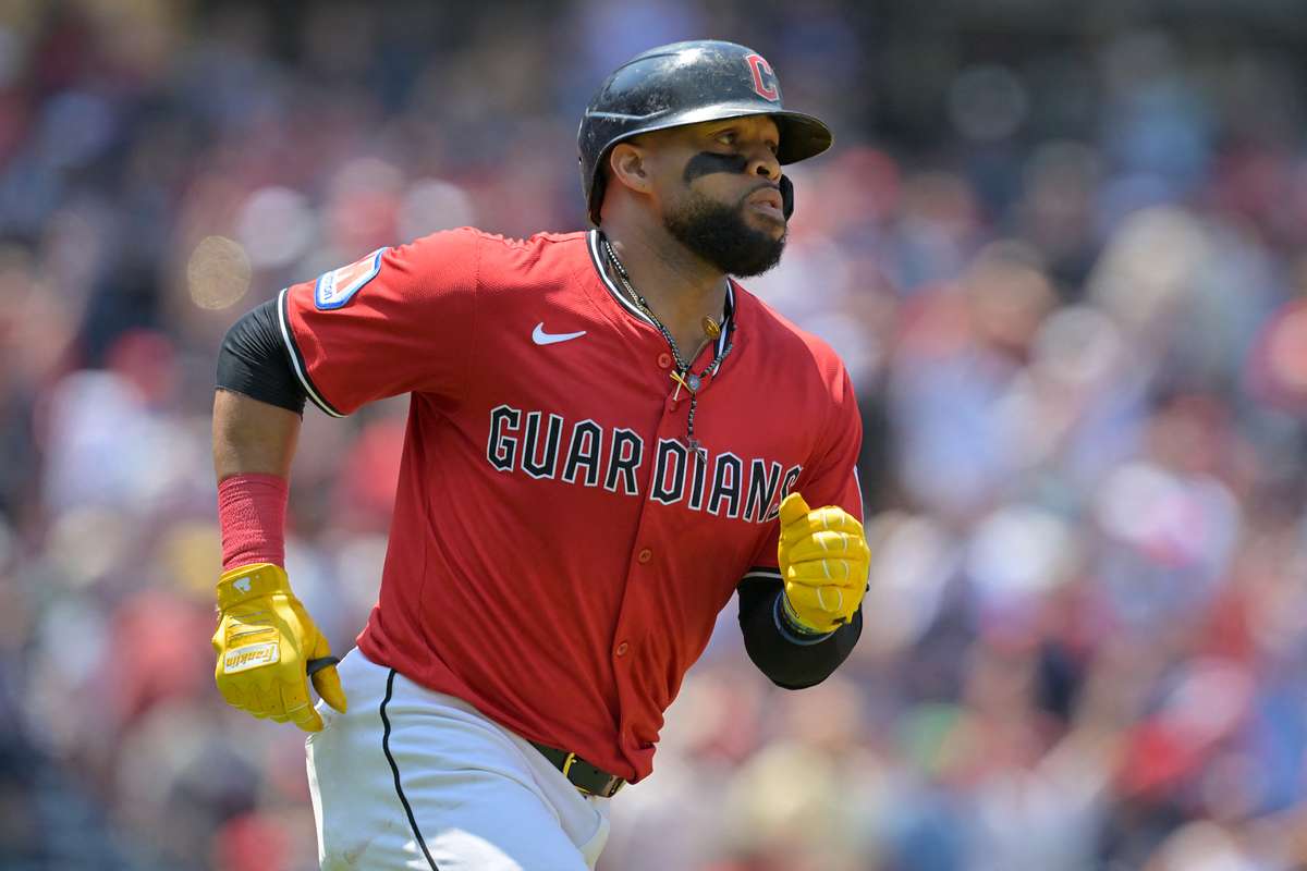 Arizona Diamondbacks sign long-time veteran Carlos Santana to one-year deal