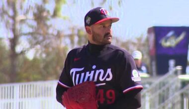 Twins hold first full team workouts of Spring Training in Fort Myers