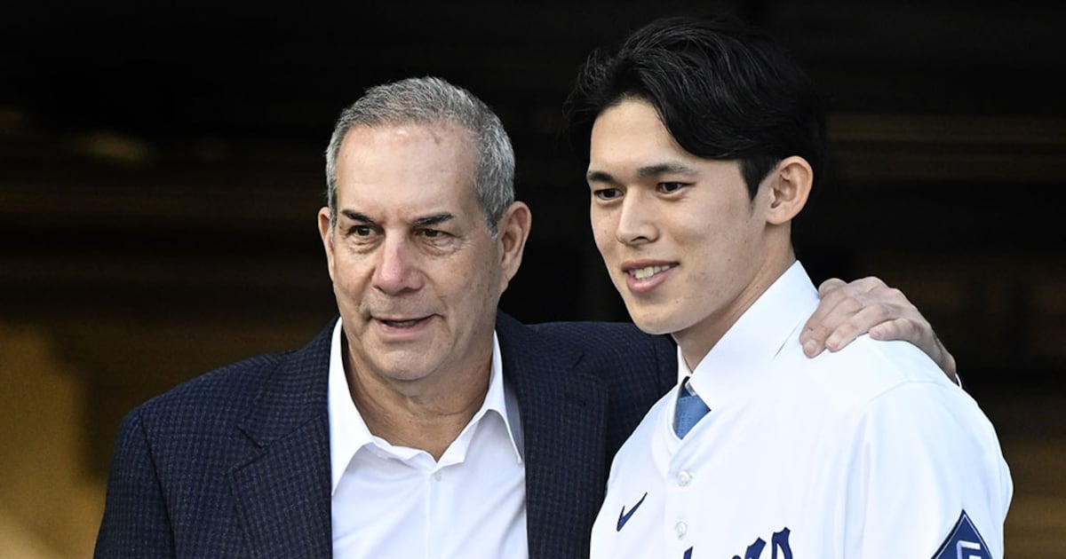 Dodgers exec Lon Rosen named Lakers president of business operations