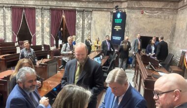 Holy smokes! Mariners, Cal Raleigh honored in WA Legislature for 2025 season