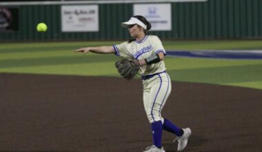 Errors plague Lady Roos season opener | Sports