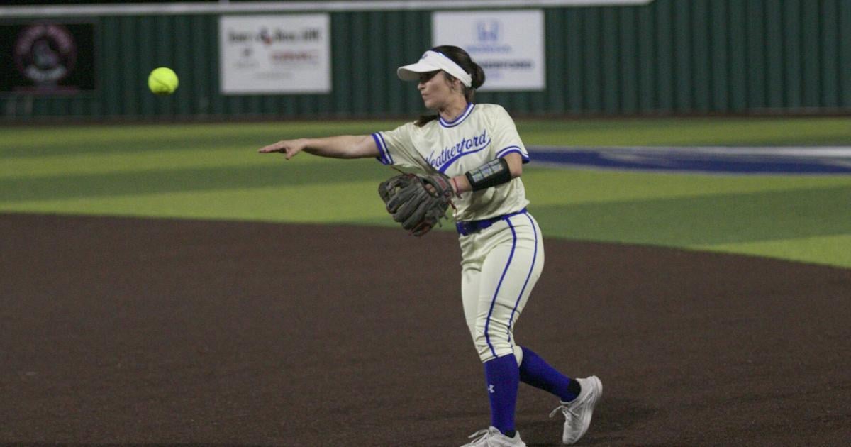Errors plague Lady Roos season opener | Sports