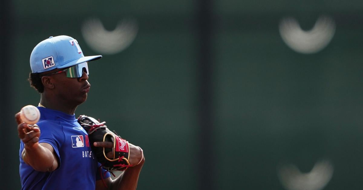 Top Rangers prospect Sebastian Walcott has elbow surgery, could return before end of season | MLB