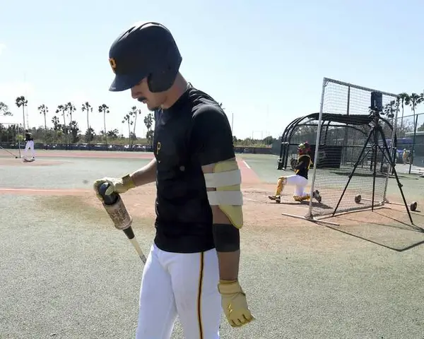 Pirates top prospect Konnor Griffin hits 1st batting practice homer against live pitching