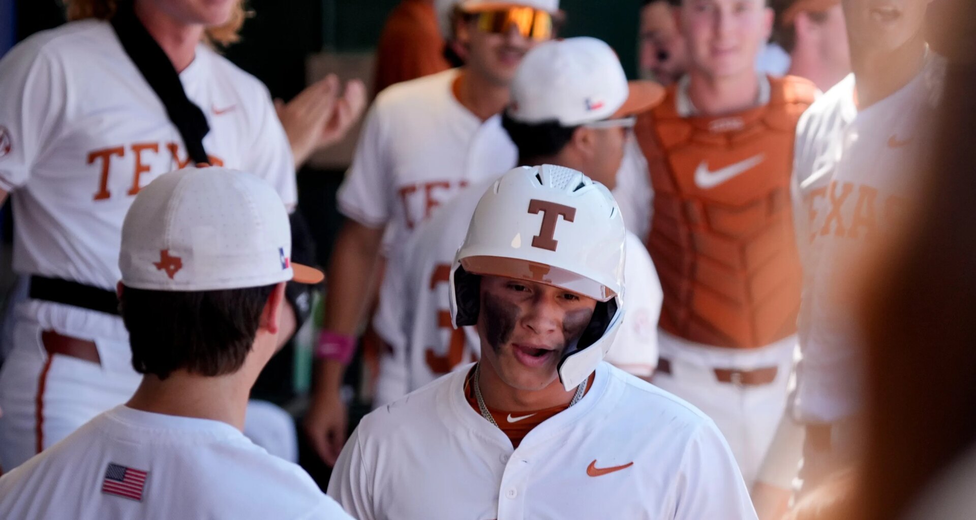 Longhorns star Ethan Mendoza earns Baseball America honors