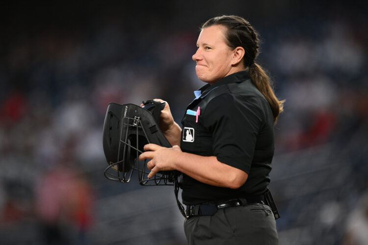 MLB’s 1st female ump, Jen Pawol, works spring training but doesn’t get a permanent staff opening | News, Sports, Jobs