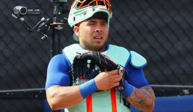 Alvarez Keeping Stance After Late-Season Success, Tong Focusing on Off-speed Pitches