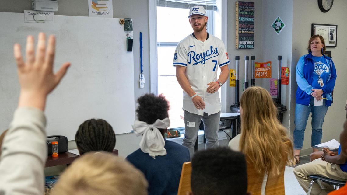 Bobby Witt Jr. becomes 3rd KC Royal to win Lou Gehrig Award
