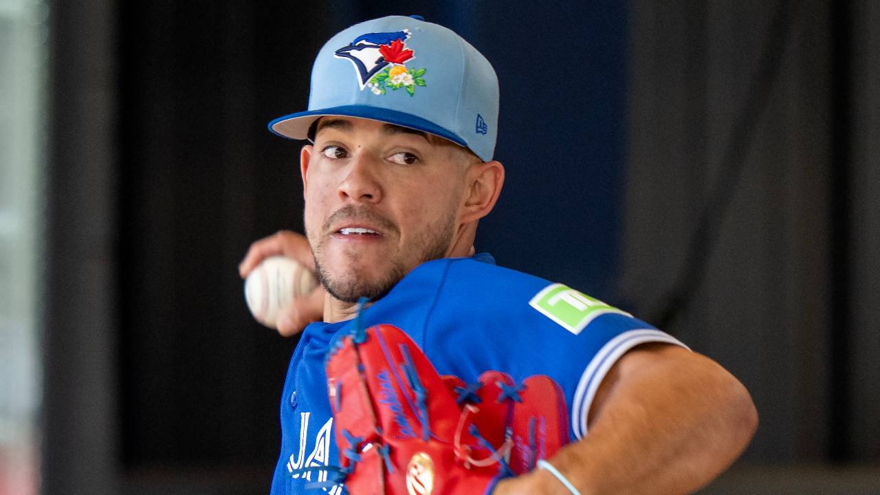 Jose Berrios sheds last spring's 'doubt' about arm in first Blue Jays start 