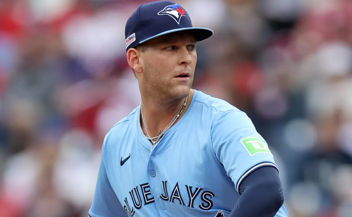 Blue Jays add former NY Yankees, Cubs prospect amid Bowden Francis' injury