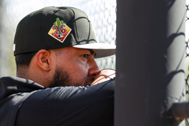 Chicago White Sox second baseman Lenyn Sosa watches live batting practice during spring training at Camelback Ranch in Glendale, Ariz., on Tuesday, Feb. 17, 2026. (Eileen T. Meslar/Chicago Tribune)