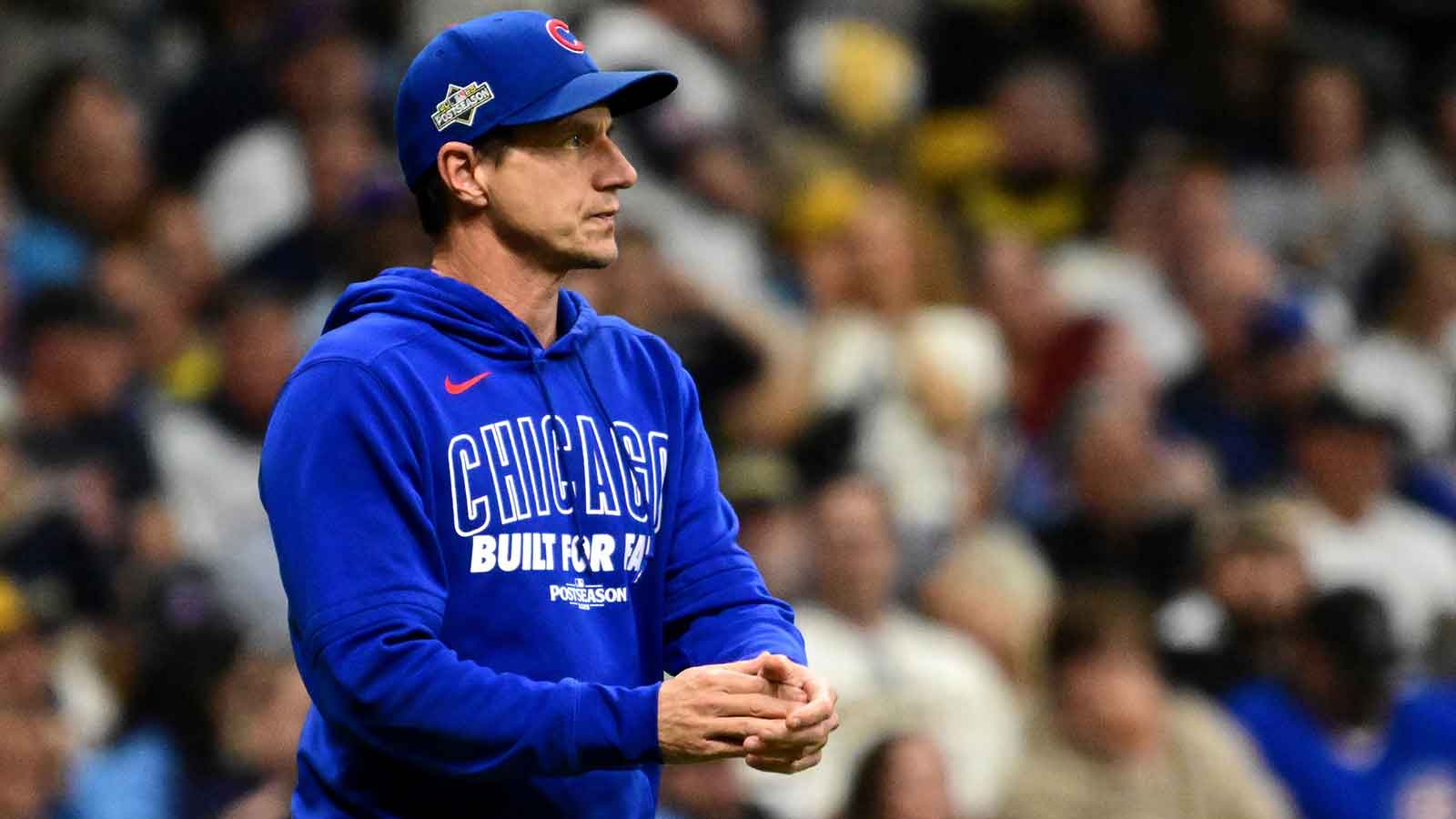 Chicago Cubs manager Craig Counsell (11) walks to the mound in the sixth inning against the Milwaukee Brewers during game five of the N025 MLB playoffs at American Family Field. 