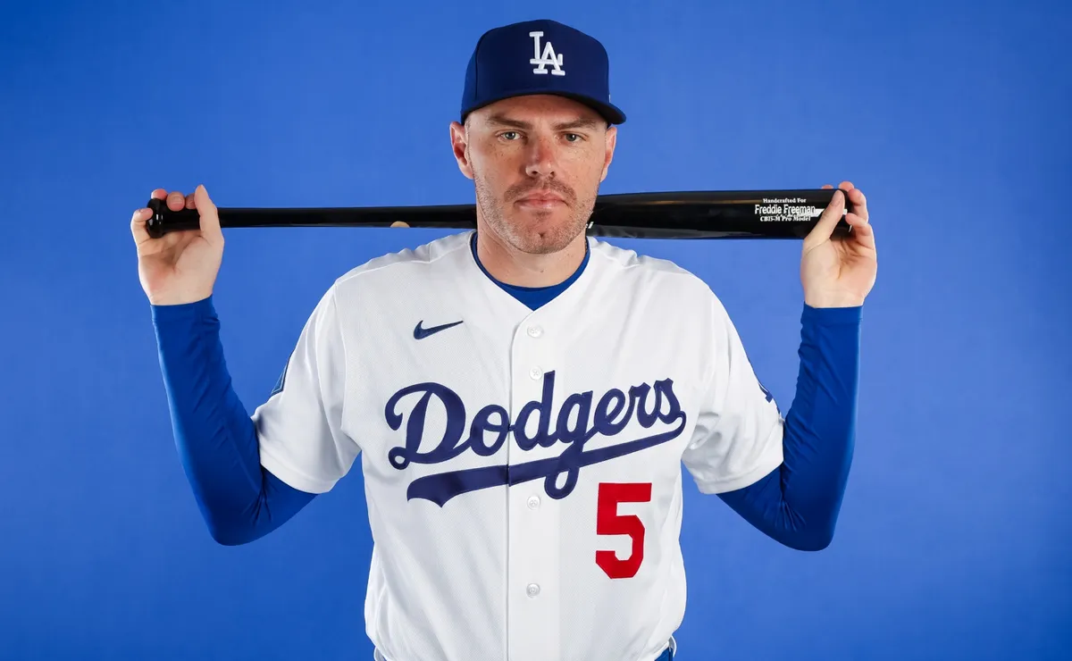 Freddie Freeman announces his spring training debut date with the Dodgers