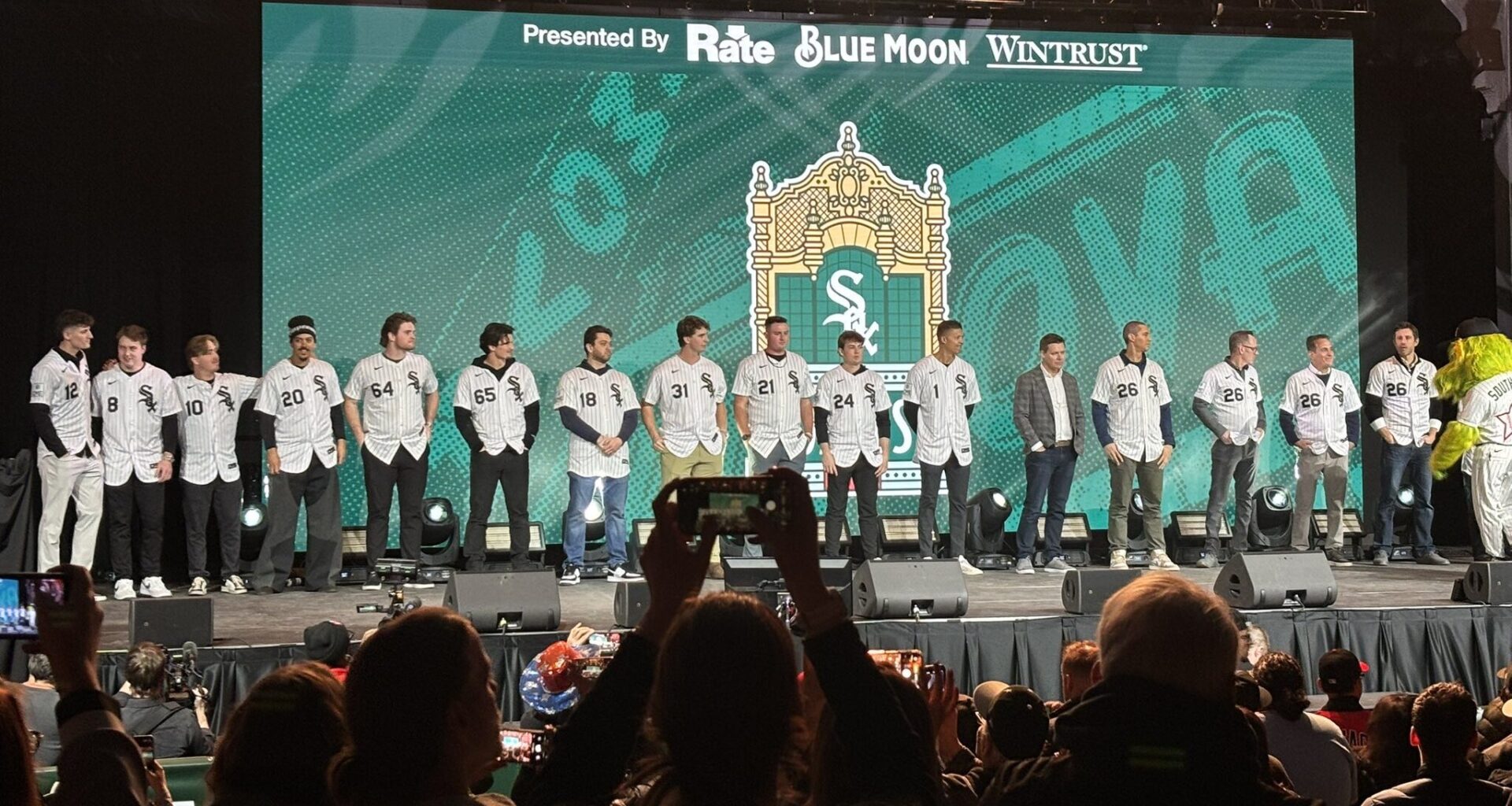 White Sox Update: Players meet the media at SoxFest Live