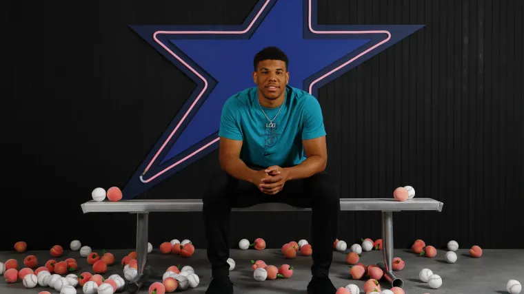 Mariners plan to have switch-pitcher Jurrangelo Cijntje focus on throwing with just one arm image