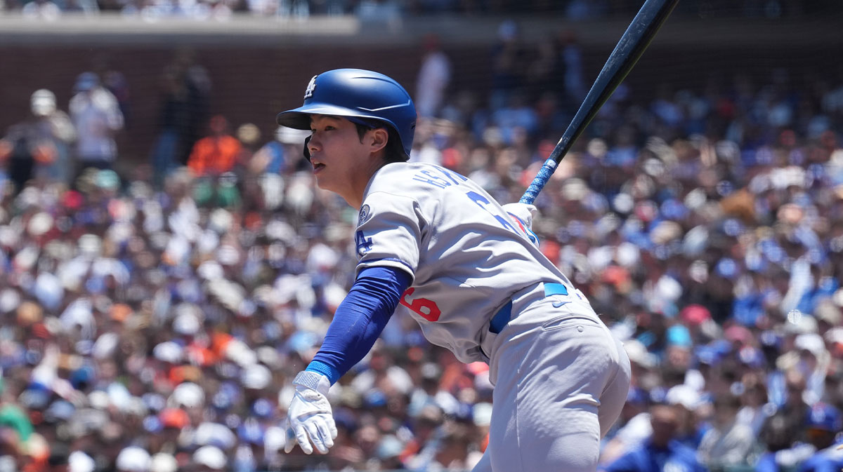 Los Angeles Dodgers second baseman Hyeseong Kim (6) bats against the San Francisco Giants during the second inning at Oracle Park.