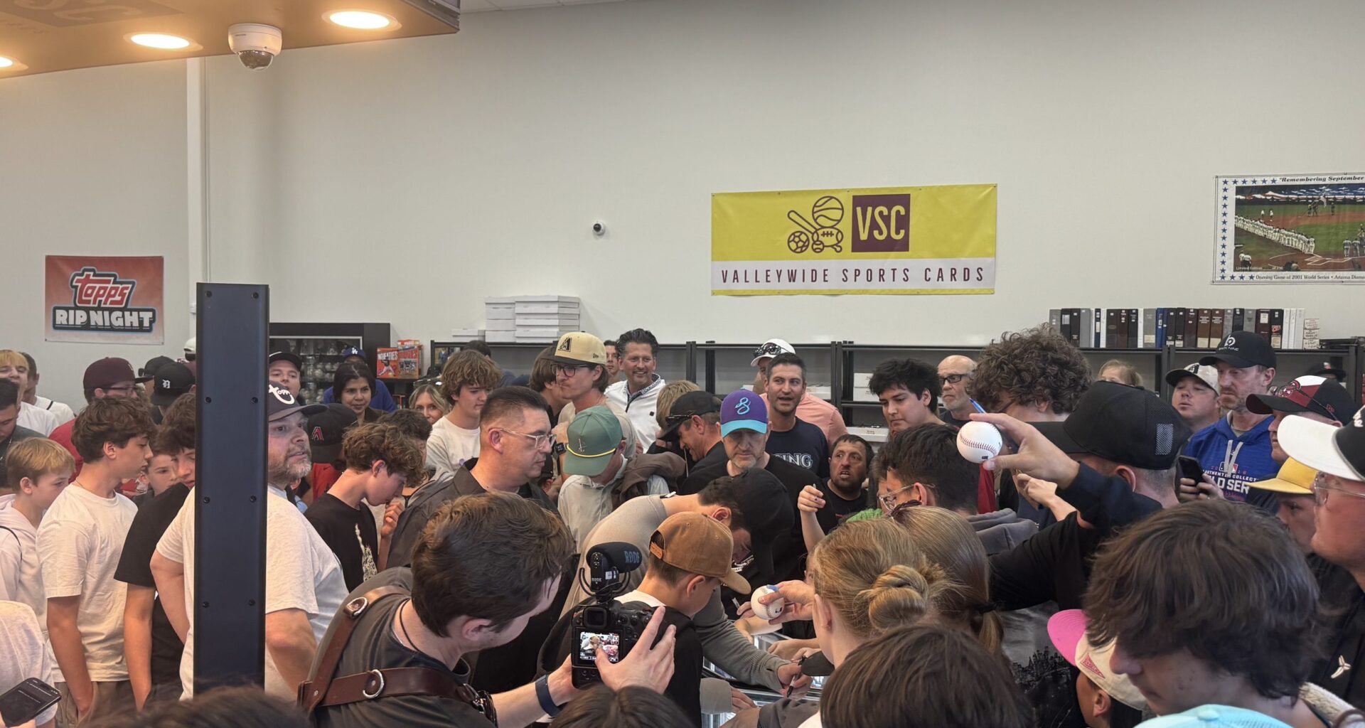 Cactus League turns Arizona into sports card hotspot on Topps Rip Night