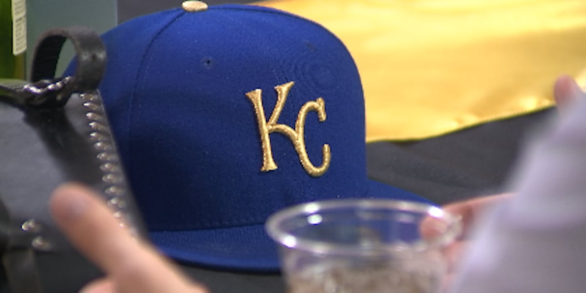 Royals FanFest draws crowds despite cold weather
