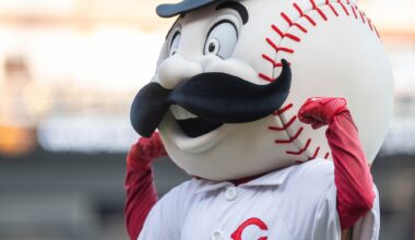 Phil Castellini takes control of Cincinnati Reds from his father