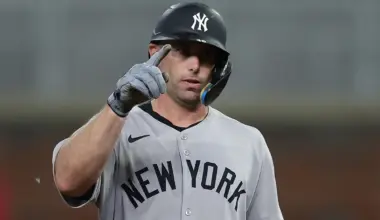 NY Yankees make key roster move after re-signing veteran first baseman