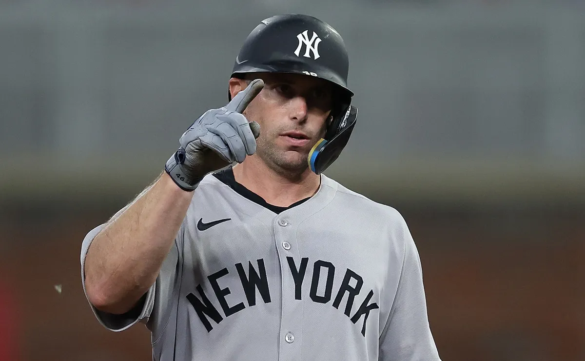 NY Yankees make key roster move after re-signing veteran first baseman