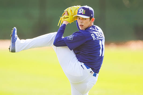 Sasaki shaky in desert debut