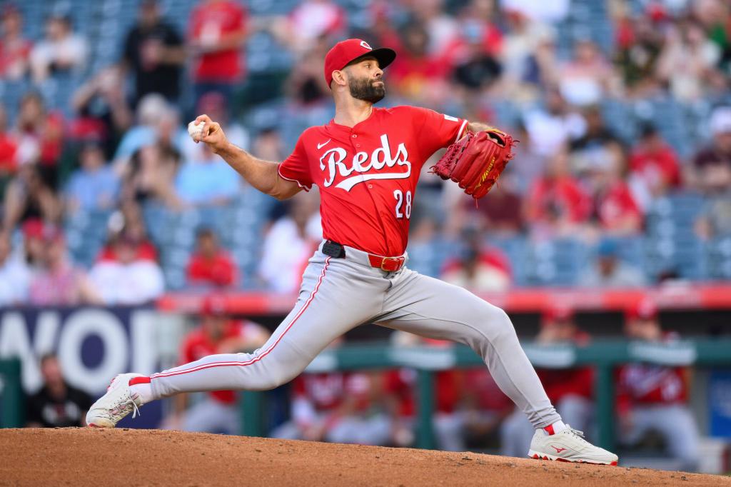 Nick Martinez agrees to 1-year contract with Tampa Bay Rays