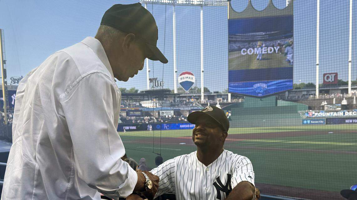 Build new Kansas City Royals stadium at Truman and Troost