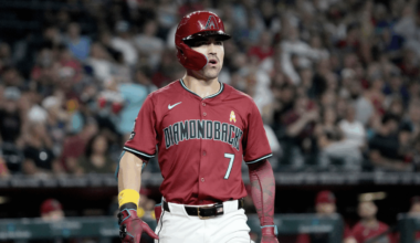 Diamondbacks Carroll breaks hamate bone